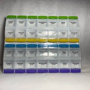 Weekly Pill Organizer four times a day with Color-Coded Lids